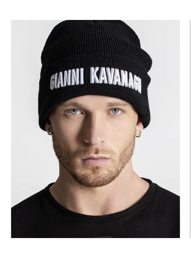 GORRO NEGRO GIANNI KAVANAHG LETRAS PLATA